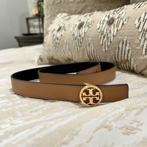 REVERSIBLE! Tory Burch Miller Black & Tan Logo Belt